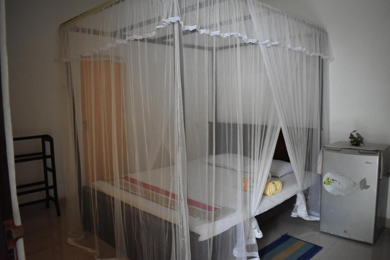 Aroma Guest House Мириса Екстериор снимка