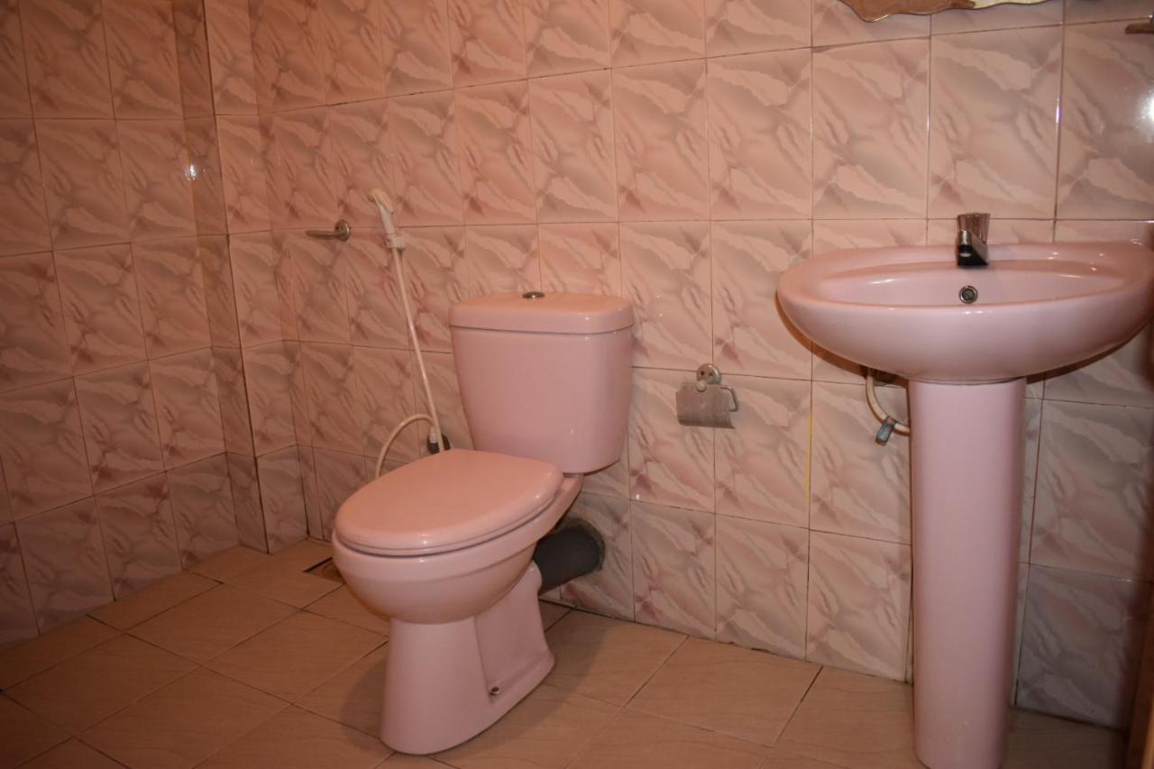 Aroma Guest House Мириса Екстериор снимка