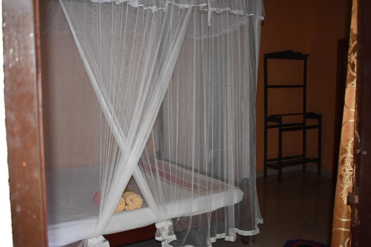 Aroma Guest House Мириса Екстериор снимка
