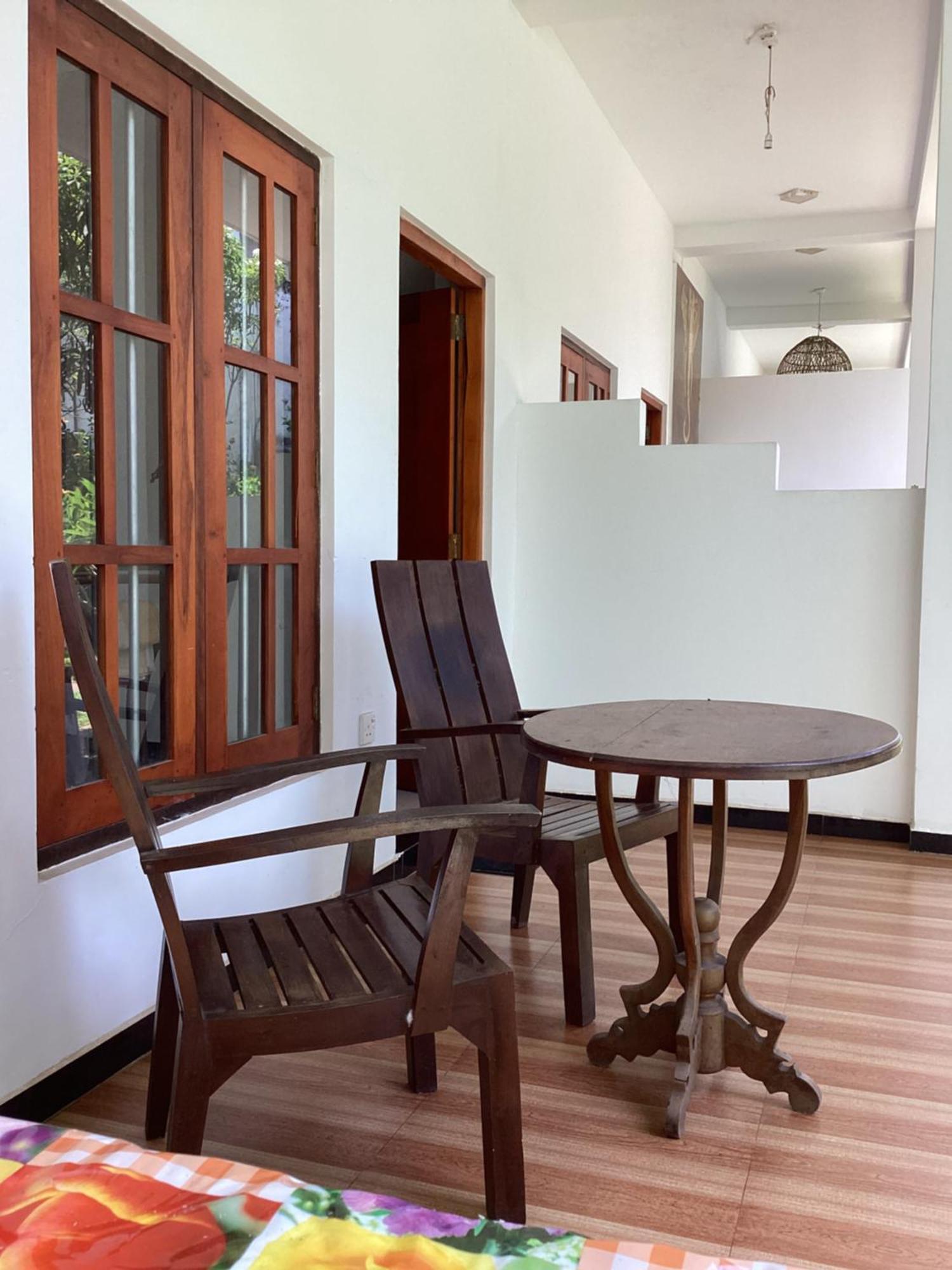 Aroma Guest House Мириса Екстериор снимка