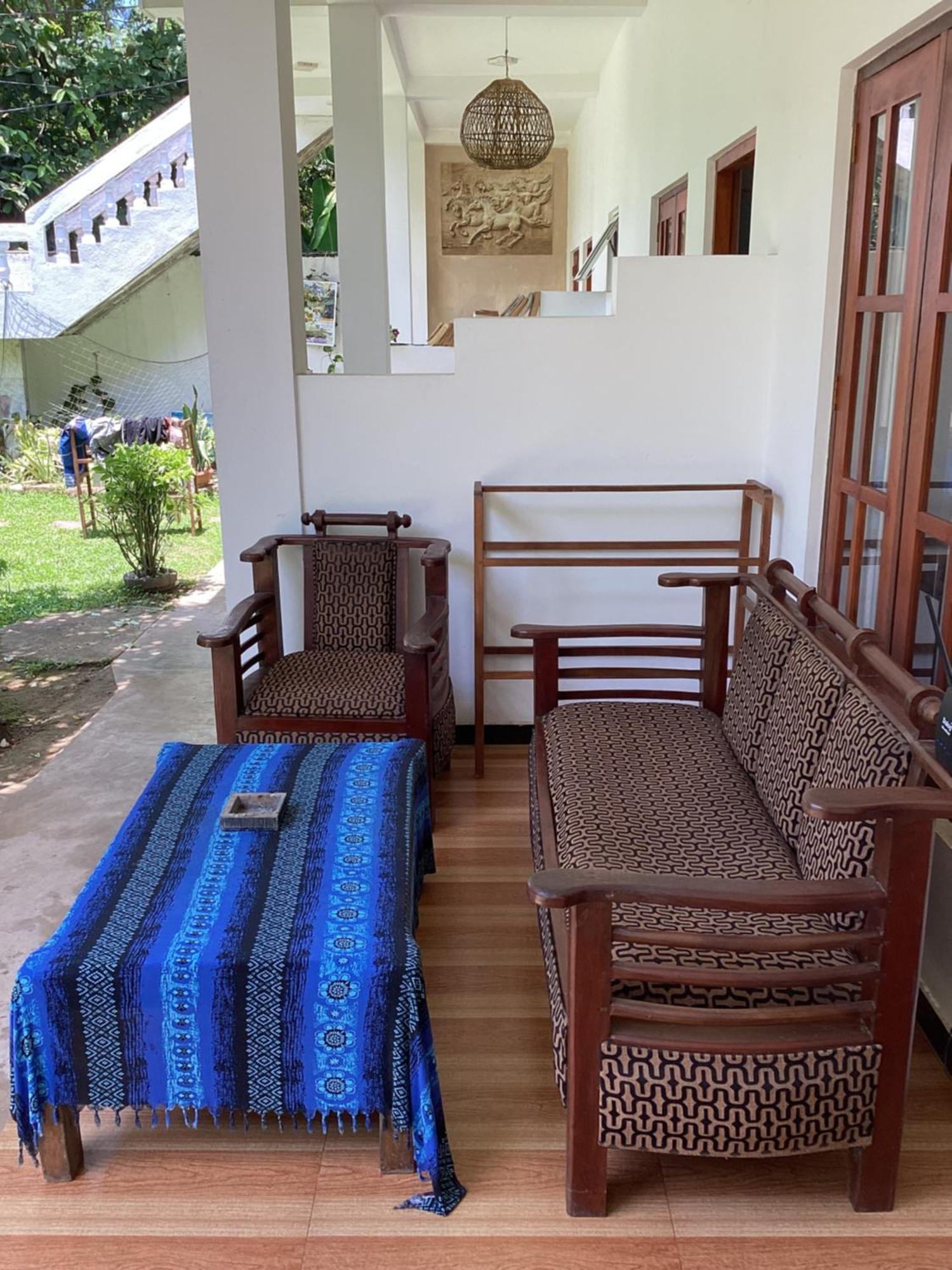 Aroma Guest House Мириса Екстериор снимка
