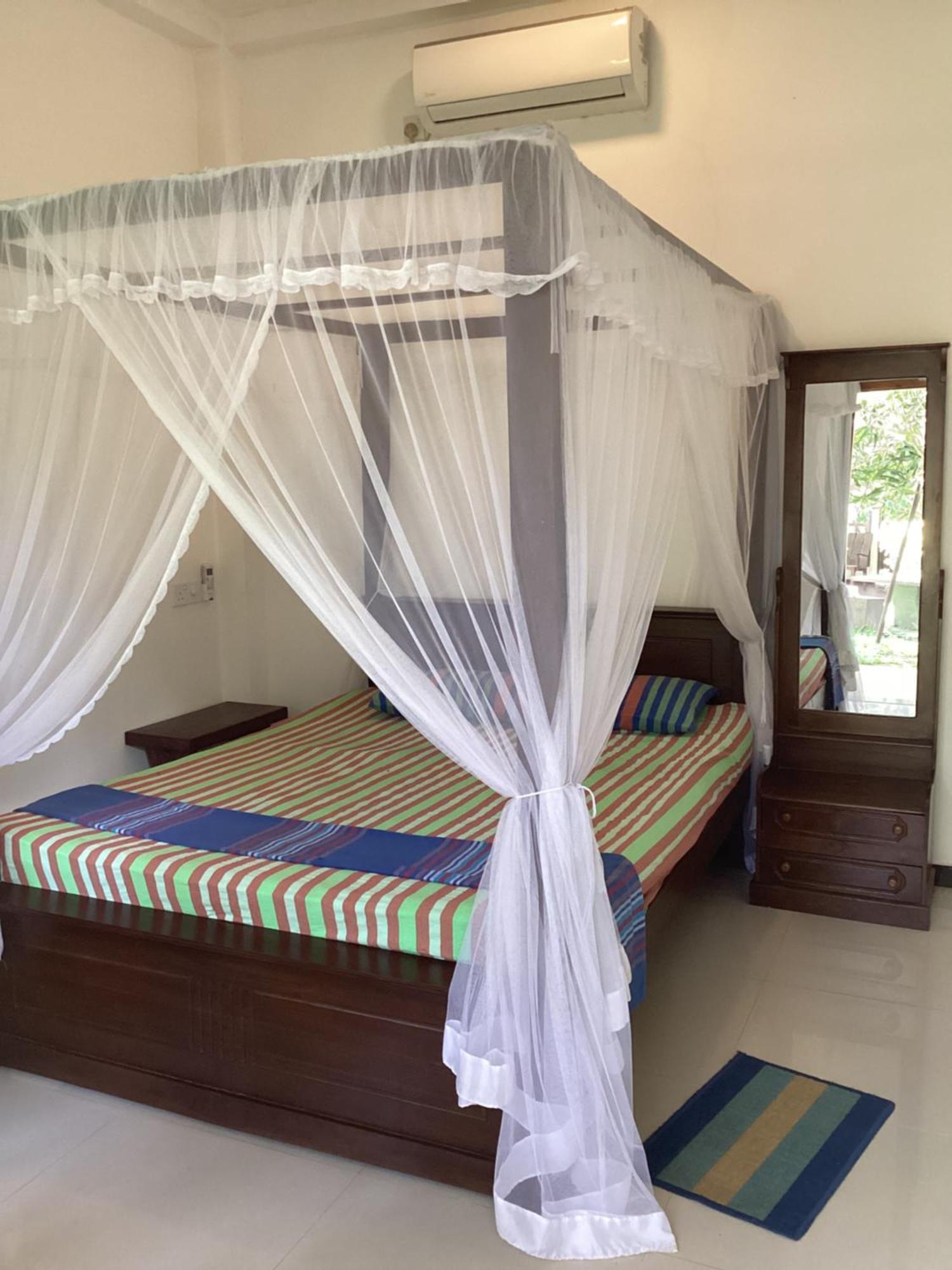 Aroma Guest House Мириса Екстериор снимка